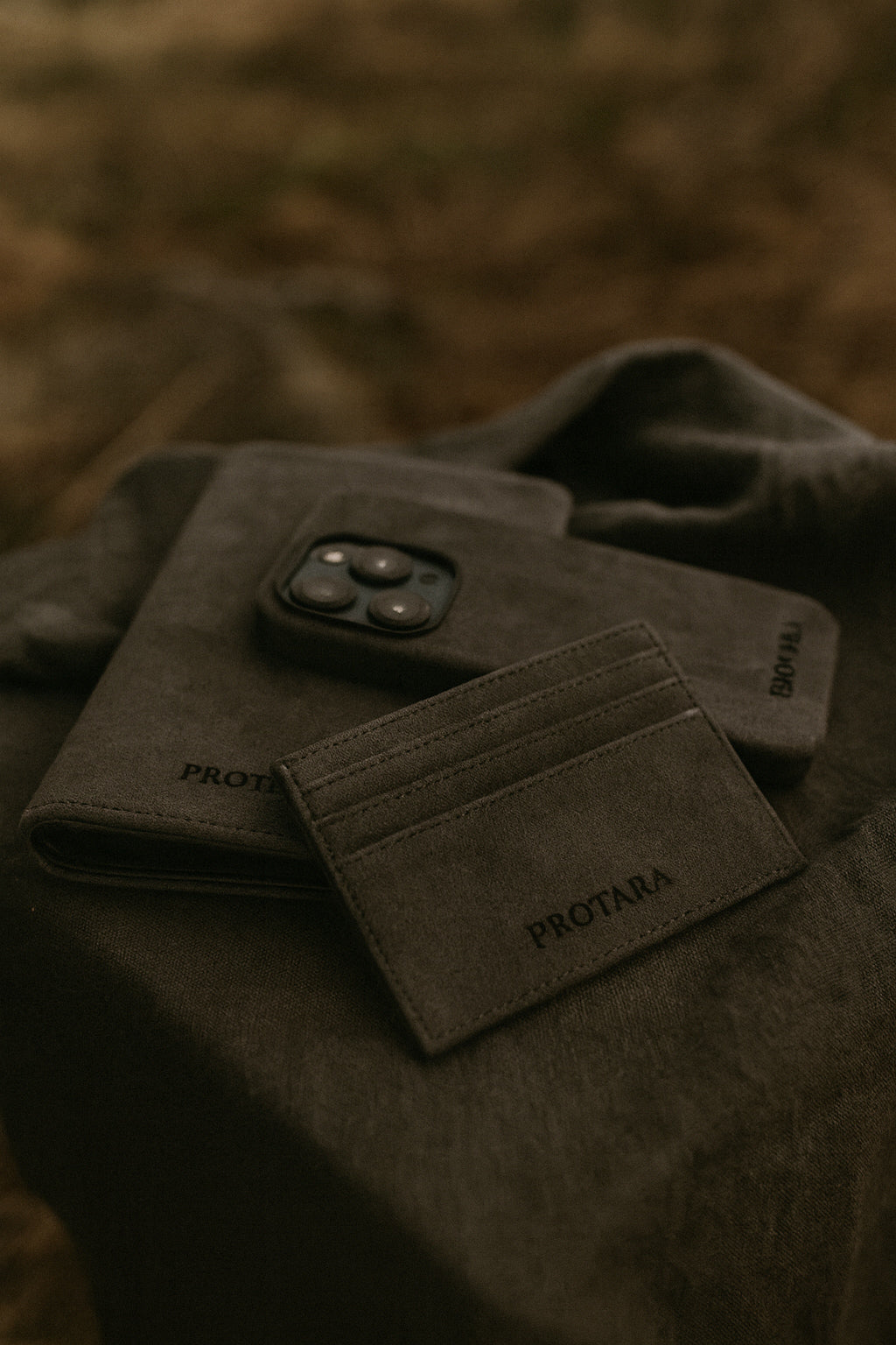 PROTARA Alcantara card holder- Midnight Jet Black